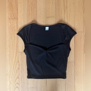Black ribbed sweetheart cut crop top